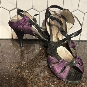 Jessica Elegant Purple and Black Women's Heels, size 7